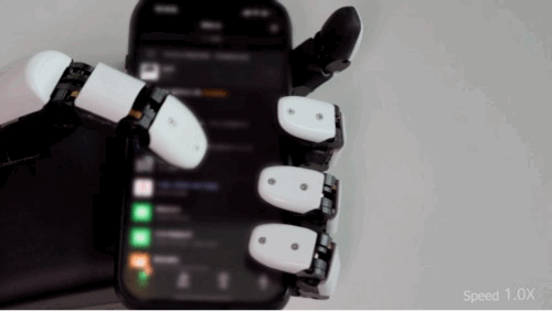 桥宜速配 清华系前腾讯Robotics X核心成员创业，业内首款能“单手玩手机”的灵巧手来了｜涌现新项目
