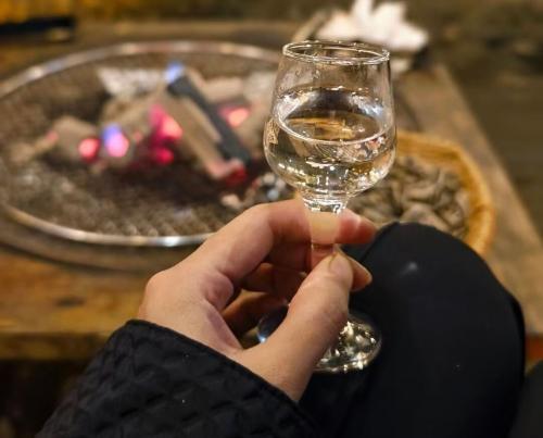 倍悦网配资 中国白酒界又添一“猛将”，80%被中年男人买走！直言：128一瓶赚发了